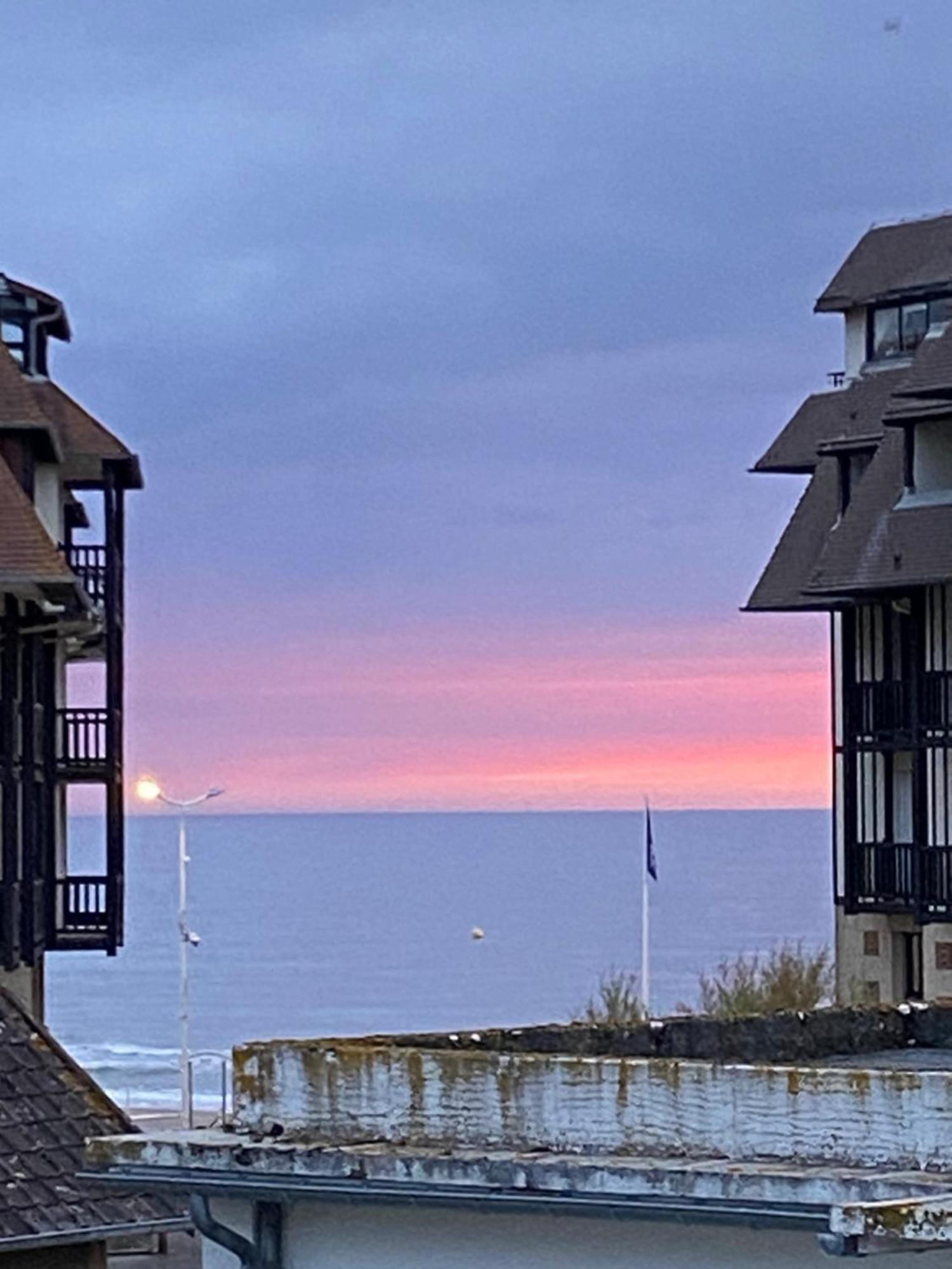 Appartement 65M2 Avec Balcon Vues Partielles Mer A 150M De La Plage Et Centre, Wifi Et Parking Prive Blonville-sur-Mer Zewnętrze zdjęcie