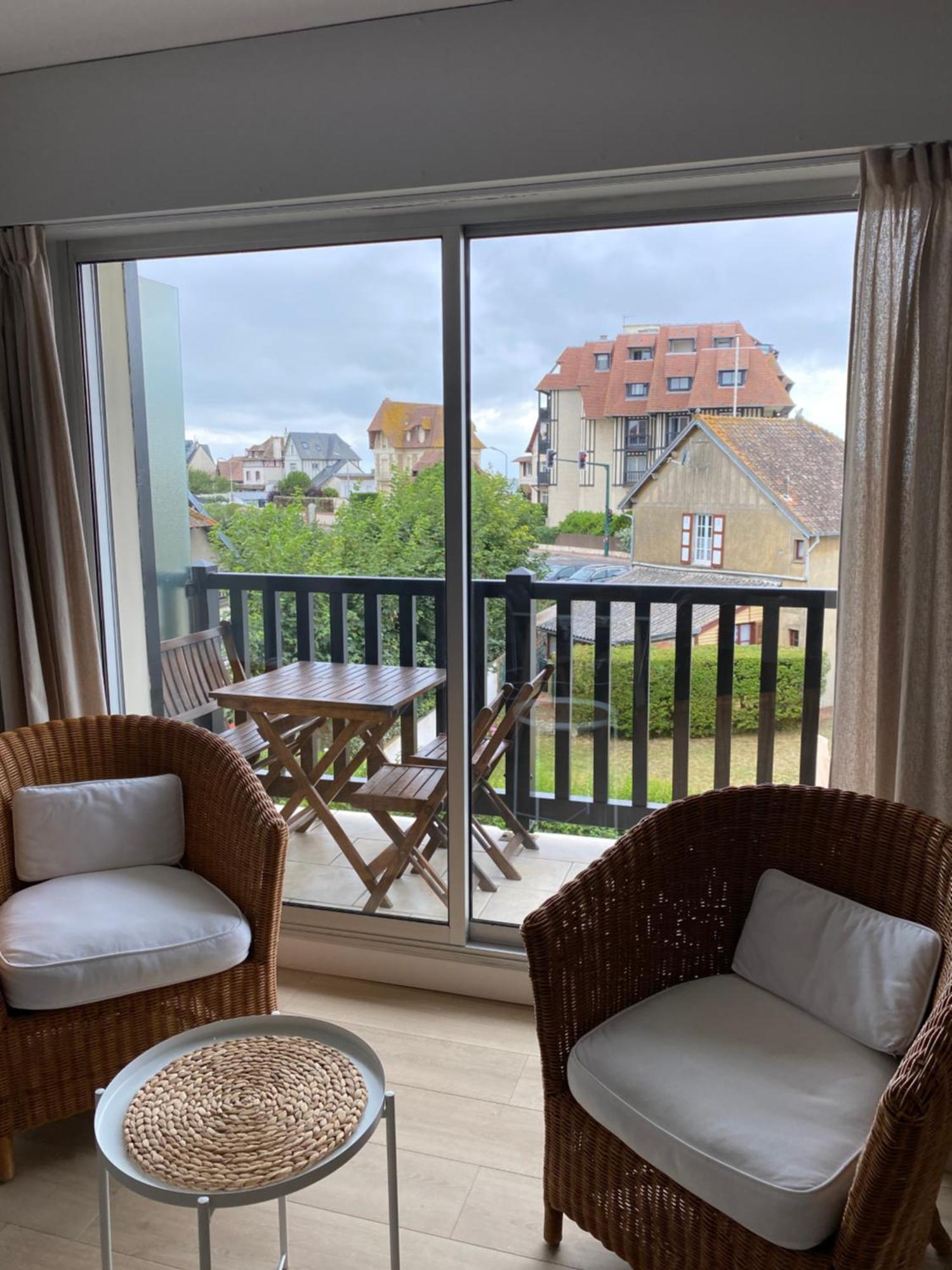 Appartement 65M2 Avec Balcon Vues Partielles Mer A 150M De La Plage Et Centre, Wifi Et Parking Prive Blonville-sur-Mer Zewnętrze zdjęcie